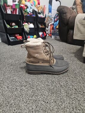 Sperry Men’s 10.5 Waterproof Duck Boots Brown Fur Lined Winter Boots